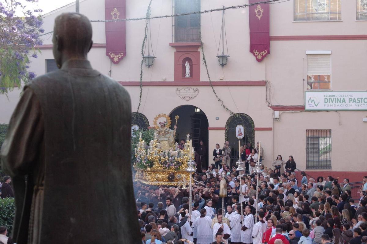 Procesión de la Divina Pastora por el barrio de Capuchinos