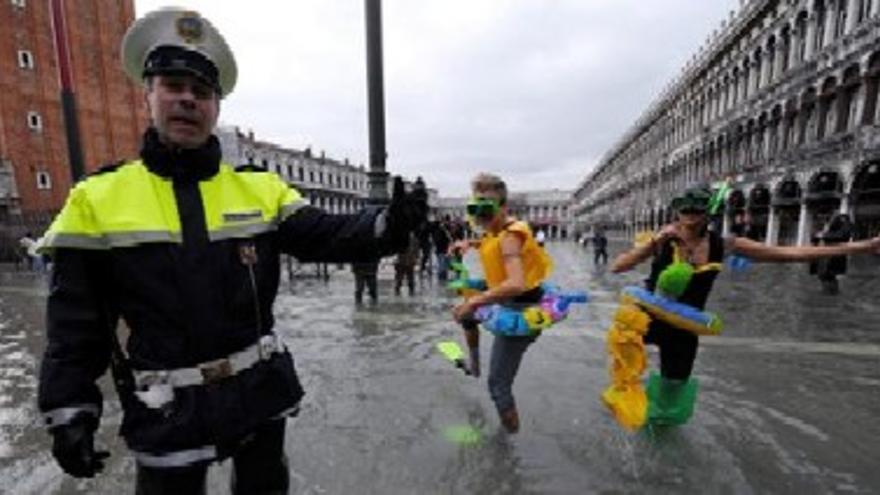 Los hoteles de Venecia sacan provecho del agua alta