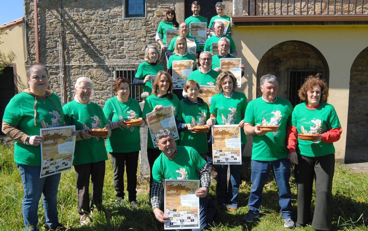 Presentación do evento gastronómico e musical no local social de Martixe. | BERNABÉ/JAVIER LALÍN