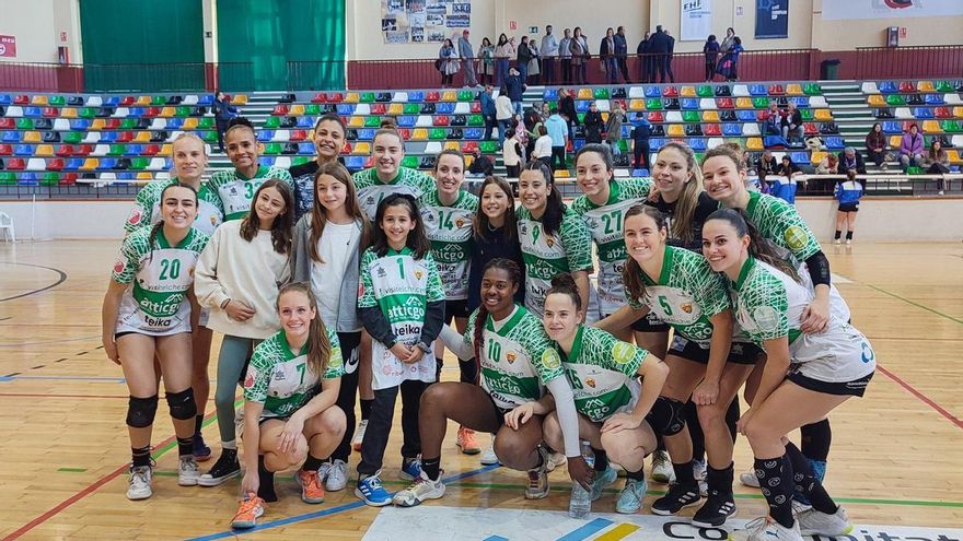 El AtticGo Elche sabe sufrir y remontar al Valladolid (27-24)