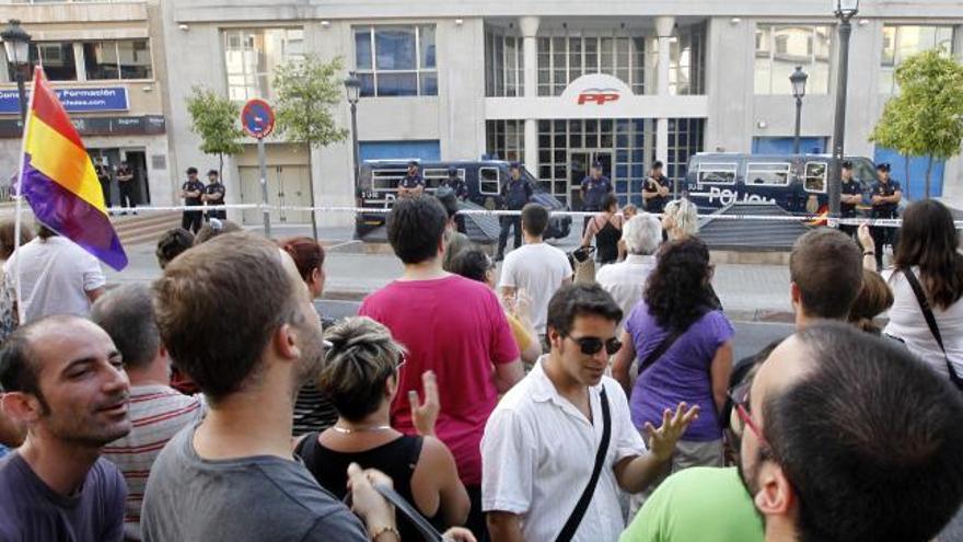 Protesta ante la sede del PP de Valencia