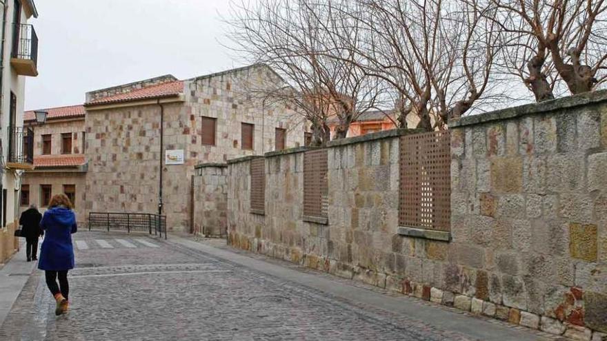 Colegio Gonzalo de Berceo, que se baraja como opción para el Museo de Semana Santa.