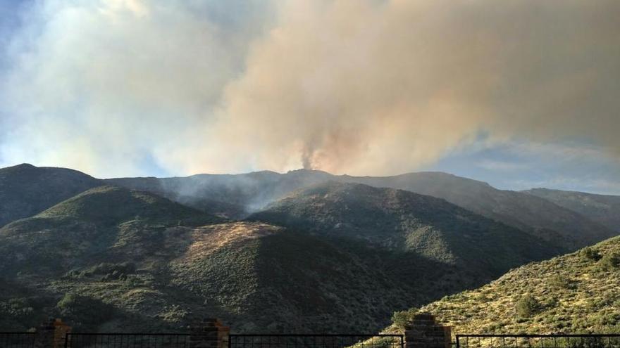 Activado el nivel 2 de peligrosidad del incendio del Valle del Jerte