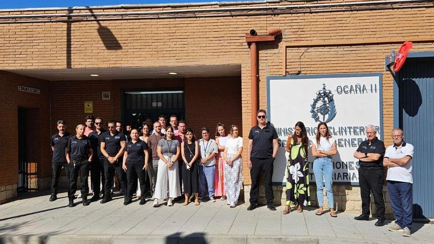 Funcionarios de prisiones protestan a las puertas de las cárceles por la agresión sexual sufrida por una compañera