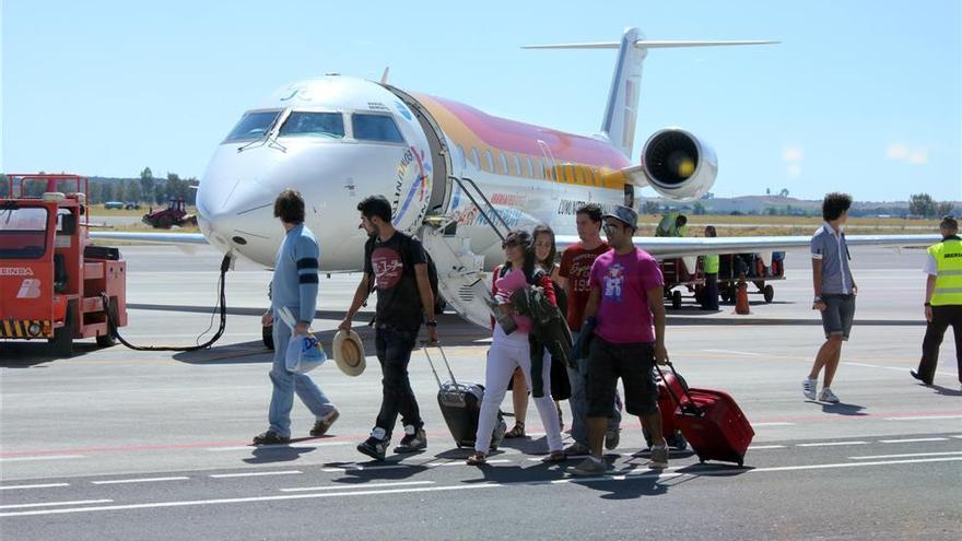 161 pasajeros de los vuelos Barcelona-Badajoz y viceversa sufren retrasos de más de dos horas