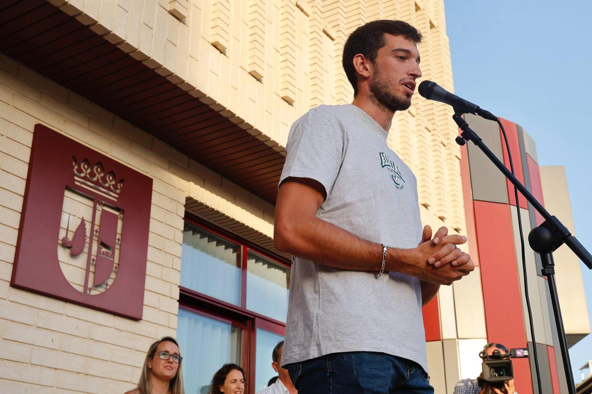 Así ha recibido Bellreguard al atleta Quique Llopis