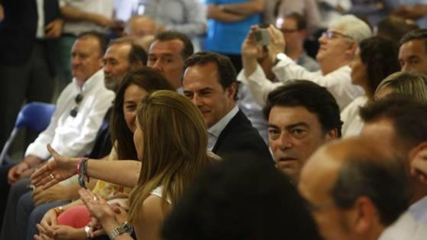 Luis Barcala y Carlos Castillo, en la reunión del pasado miércoles del comité ejecutivo provincial.