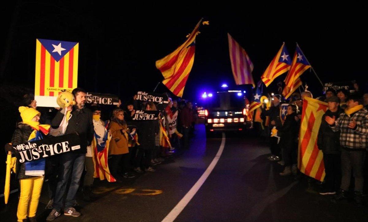 Traslado de Carme Forcadell de la cárcel de Mas d’Enric en el Catllar a Brians.