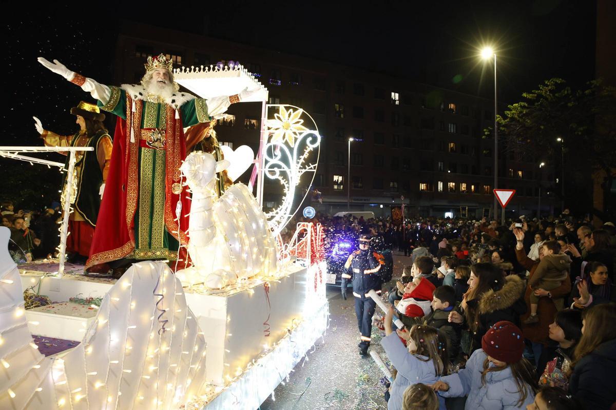 La Cabalgata de Reyes de Gijón, en imágenes