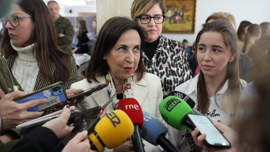 Vídeo: La ministra Robles habla desde Castellón sobre la disponibilidad del Ejército en la zona afectada por la dana