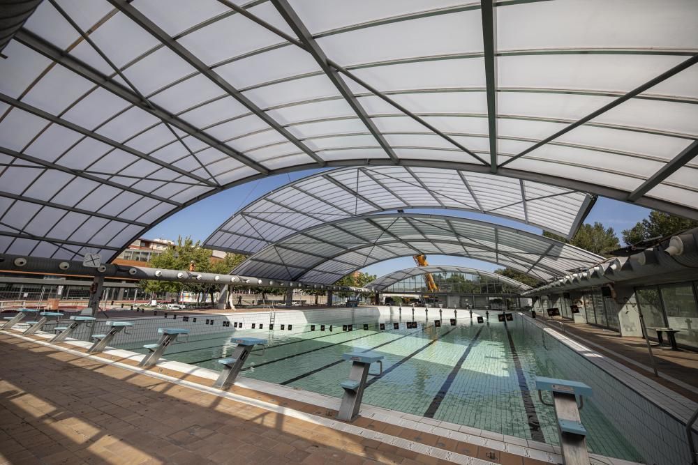 El GEiEG instal·la la nova cúpula de la piscina de 50 metres al complex de Sant Ponç de Girona