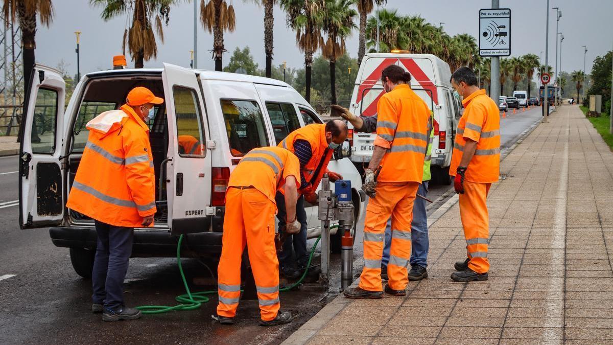 La Junta acomete el fresado de la Circunvalación de Badajoz para mejorar el drenaje