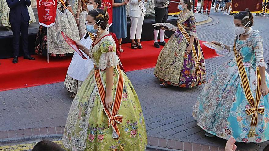 Las autoridades presidieron el acto. | TORTAJADA