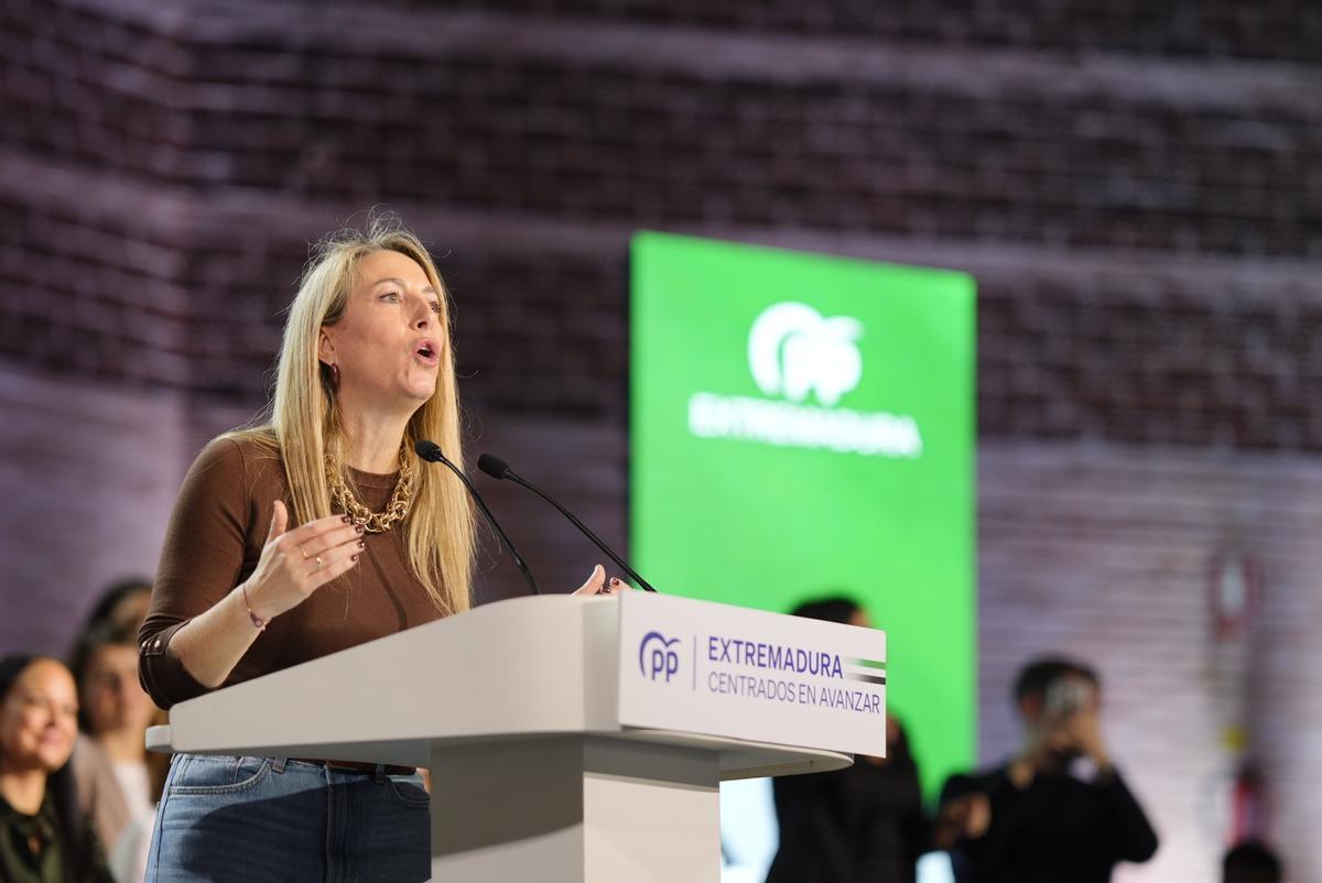 FOTOGALERÍA | El acto de Feijóo y Guardiola en Lobón, en imágenes