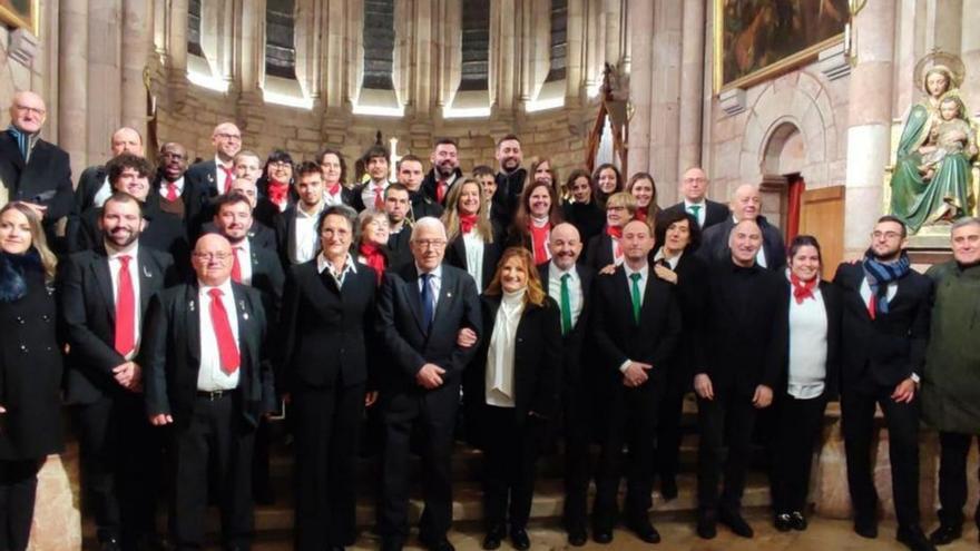 Músicos de banda, el pasado domingo, en Covadonga. | Rep. J. Q.