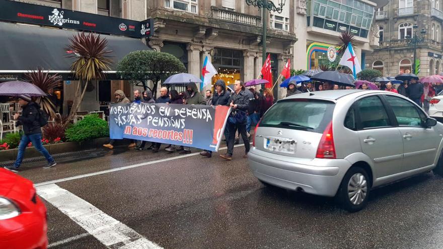 Manifestación de las pensiones esta mañana en Vigo. // A. M.