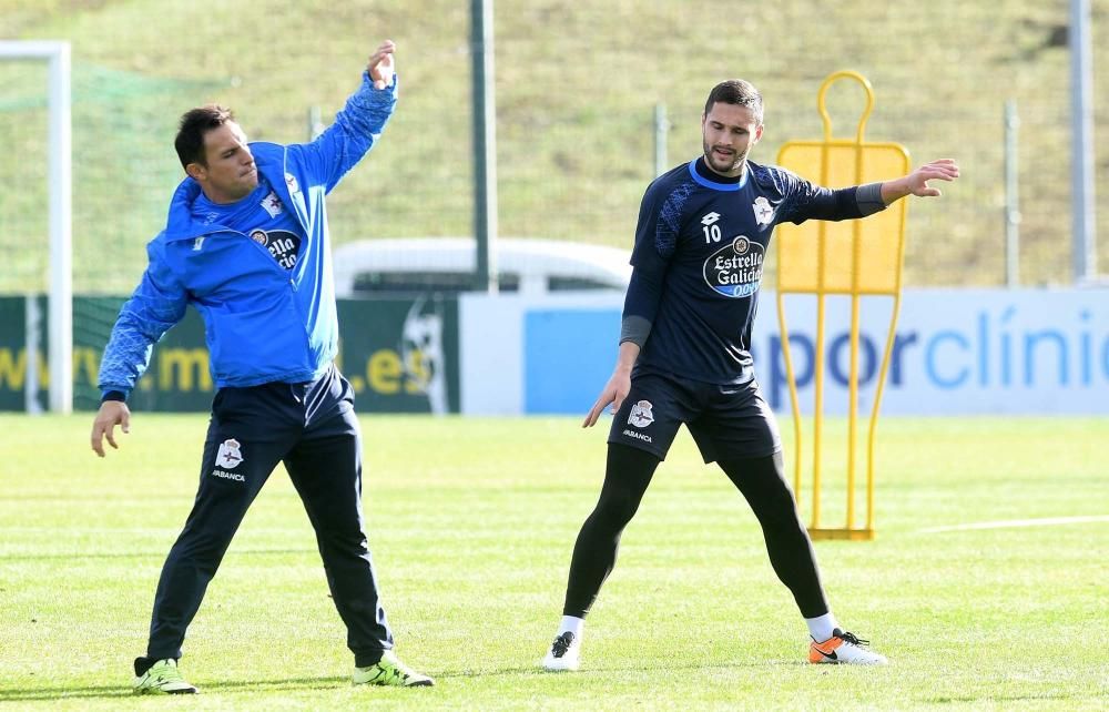 Dos grupos en Abegondo para preparar el encuentro ante el Espanyol