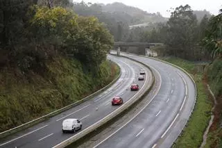 Un desprendimiento de tierra obliga a cortar 2 kilómetros de la AG-57 en Gondomar