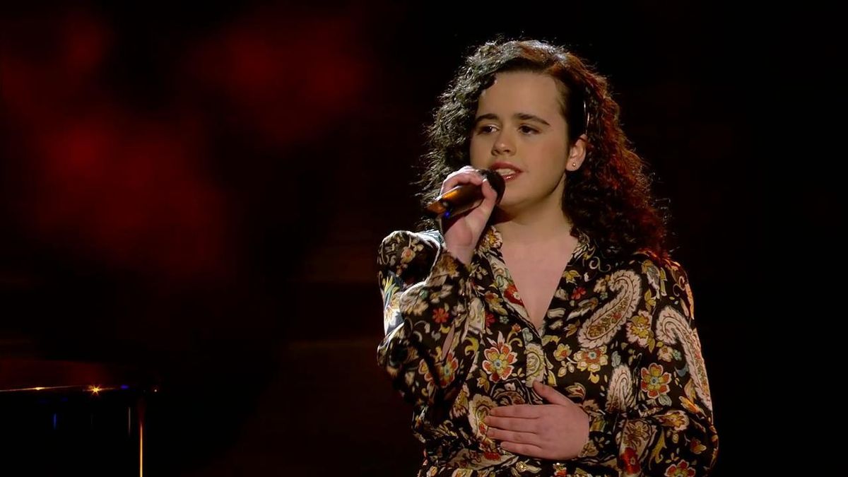 Paula López cantando en la semifinal de 'Idol Kids'.
