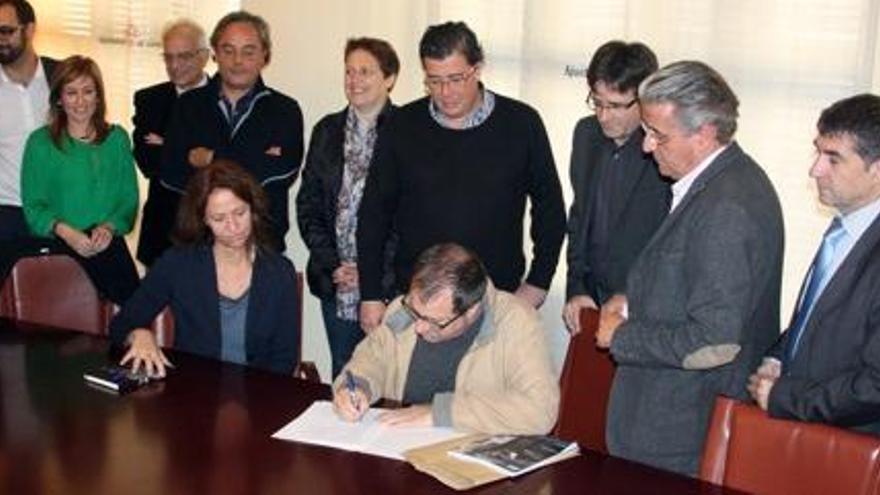 Tots els regidors de Girona menys els del PPC signen la denúncia política contra l&#039;Estat