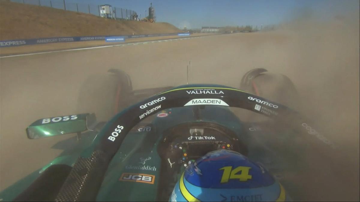 Alonso en la grava de Suzuka