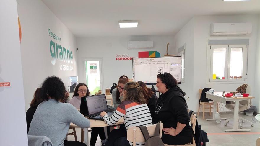 Descubre cómo convertir tus proyectos en realidad sin salir de tu comarca: Logrosán trae la tecnología de las grandes ciudades al mundo rural