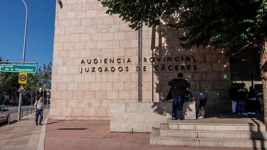 A juicio un acusado de llamar &quot;panchita&quot; a una compañera en un curso de cocina en Cáceres