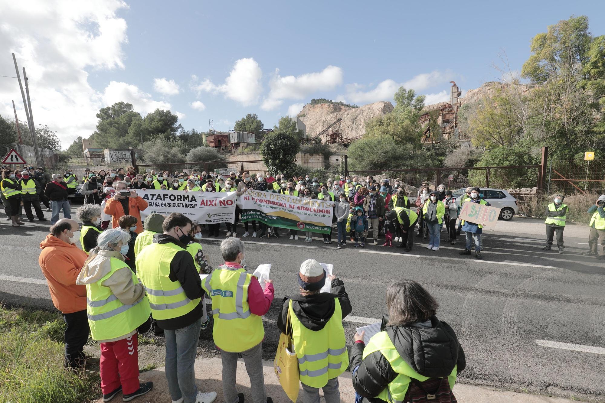 Unas 250 personas reclaman "otro proyecto de restauración" para la cantera de sa Garrigueta