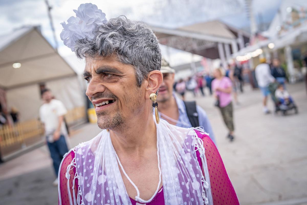 La primera Feria de Abril de Barcelona con entrada de pago rebaja la afluencia y levanta ampollas