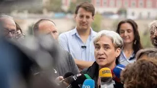 Ada Colau pide desde Zaragoza a Gabriel Rufián que "no baje los brazos" y negocie para conseguir "la unidad que pide la ciudadanía"