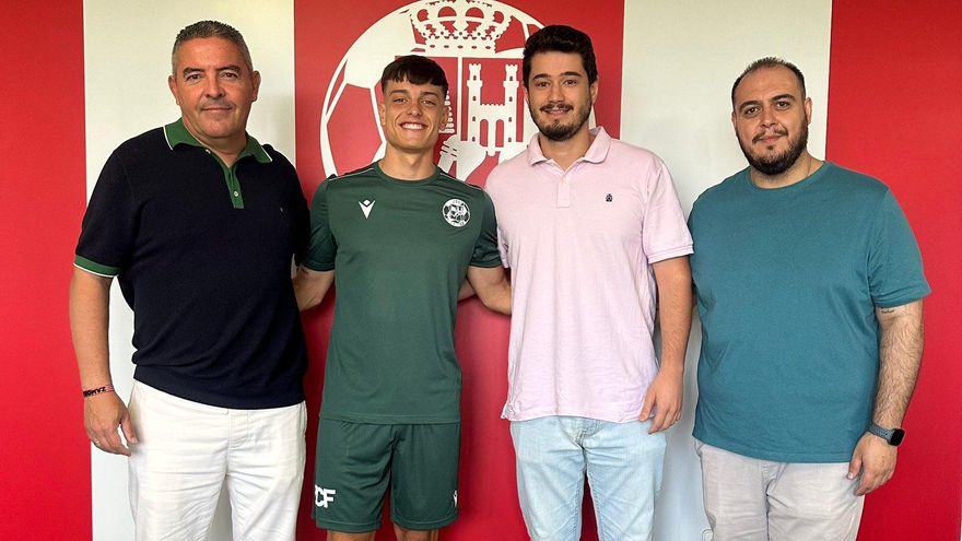 Hugo Hernández firma por el Zamora CF dispuesto a "convencer" a Juan Sabas