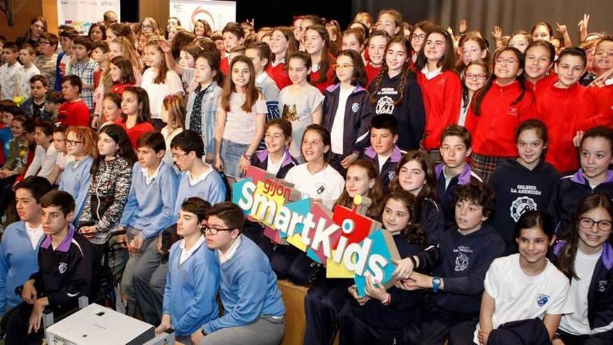 Foto de familia de los alumnos que ayer presentaron sus proyectos.