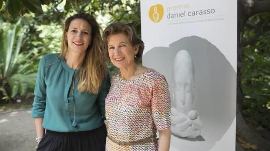 La directora de la fundación en España, Isabelle Le Galo-Flores y su fundadora, Marina Nahmias.