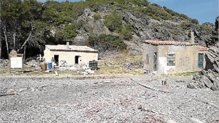 La barraca de pescadors de Taballera en procés de restauració.