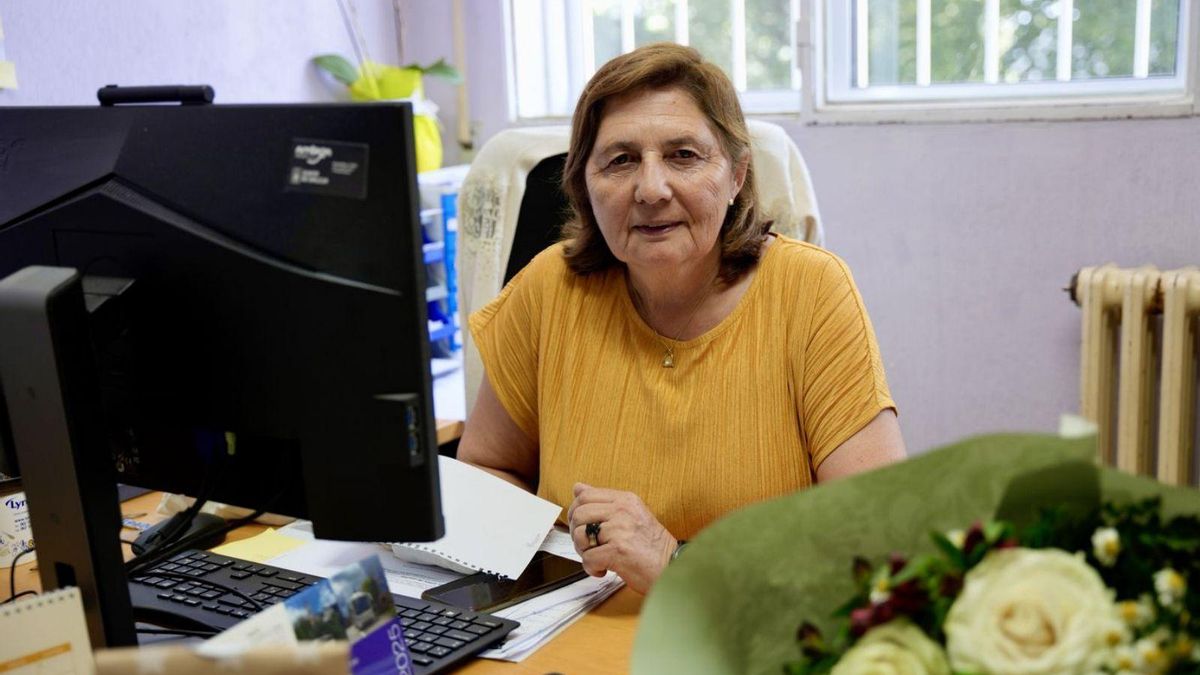 Consuelo Rodríguez, ayer, en su despacho del CEIP Plurilingüe de Silleda.