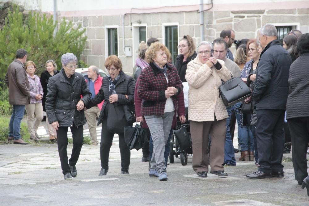 Multitudinaria despedida al isleño Manuel Otero Blanco "O Jarulo"