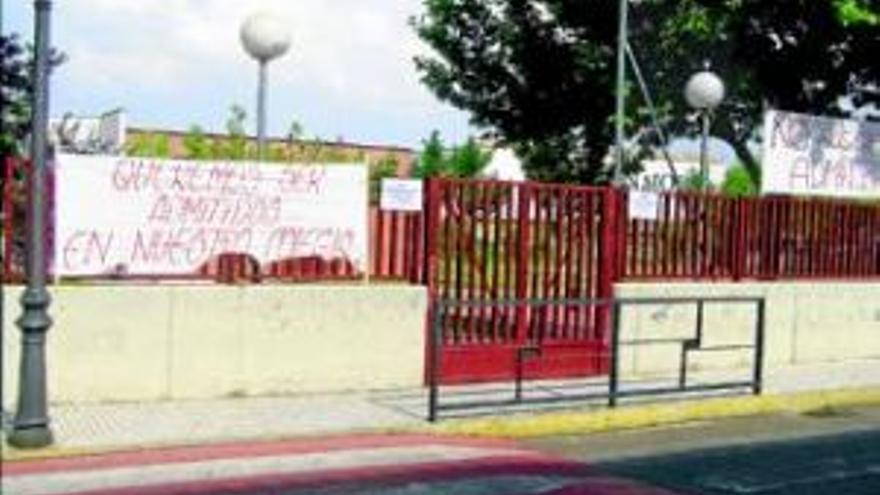 Padres protestan por no poder escoger el colegio de sus hijos