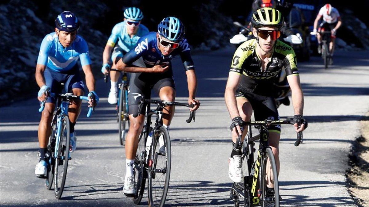 Adam Yates, Bernal, Nairo, López y Dan Martin (al fondo), en la ascensión a Vallter