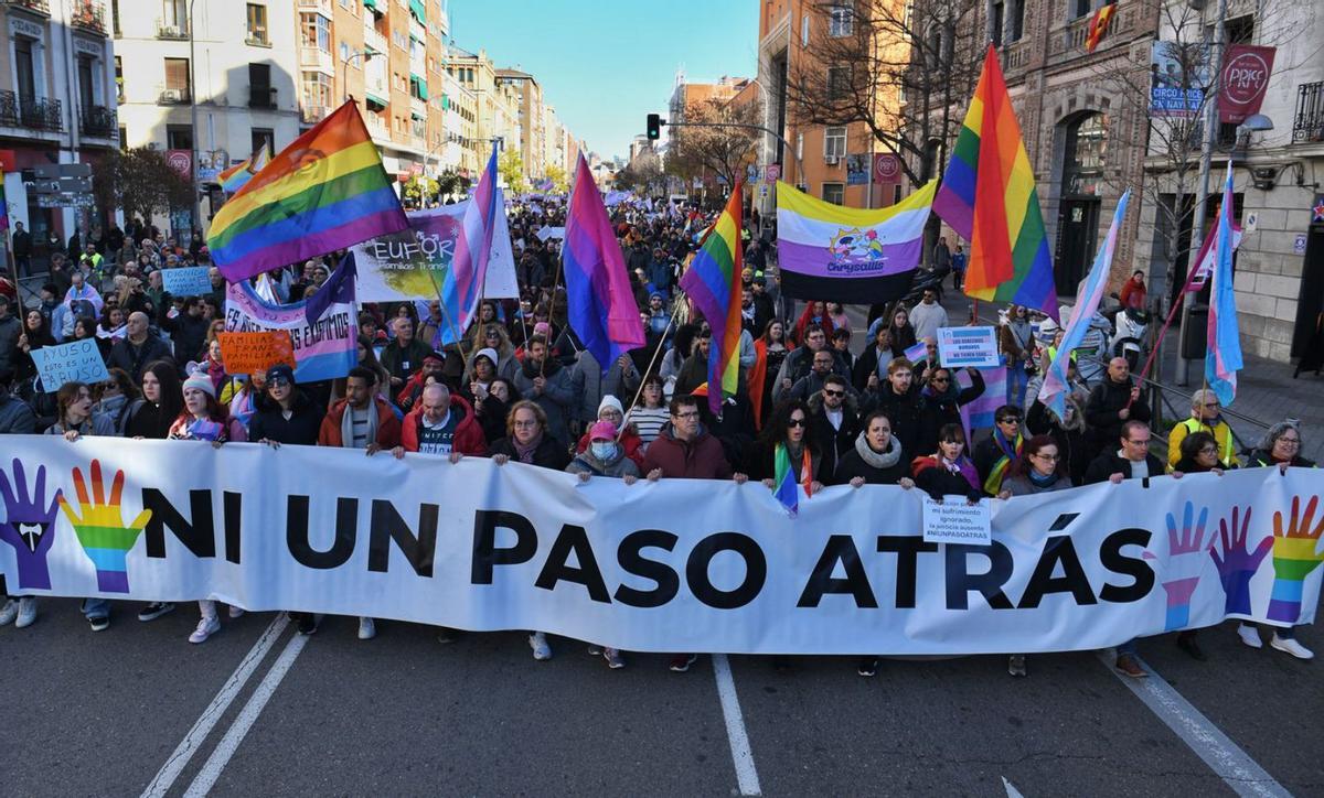 Treball acorda els protocols antiassetjament LGTBI a empreses