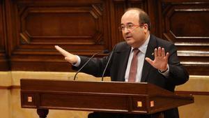 El primer secretario y diputado por el PSC, Miquel Iceta, durante una intervención en el Parlament de Catalunya.