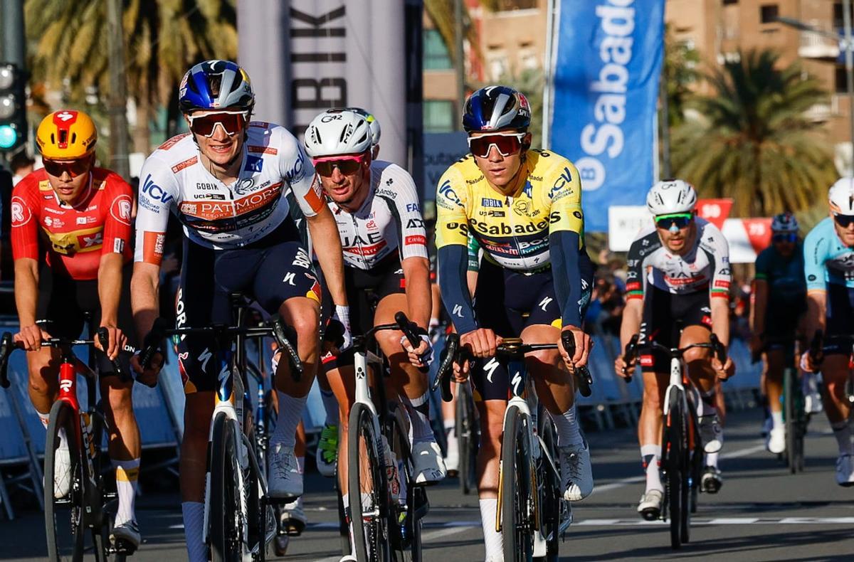 Evenepoel se corona en Valencia y Raúl García Pierna gana la última etapa Evenepoel se corona en Valencia y Raúl García Pierna gana la última etapa