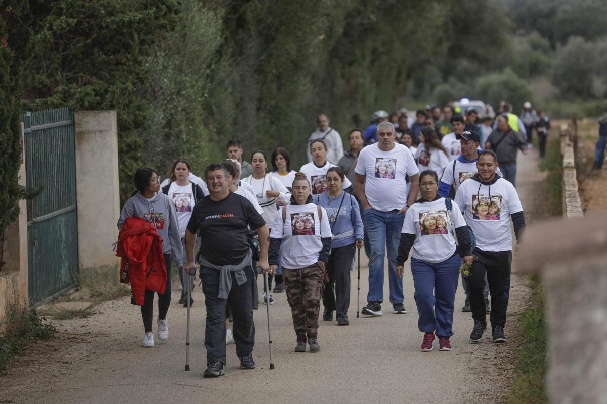 Homenaje a la mujer y su hija de cuatro años fallecidas en un accidente ...