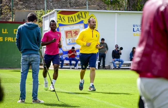 Entrenamiento de la UD LAS PALMAS en Barranco ...