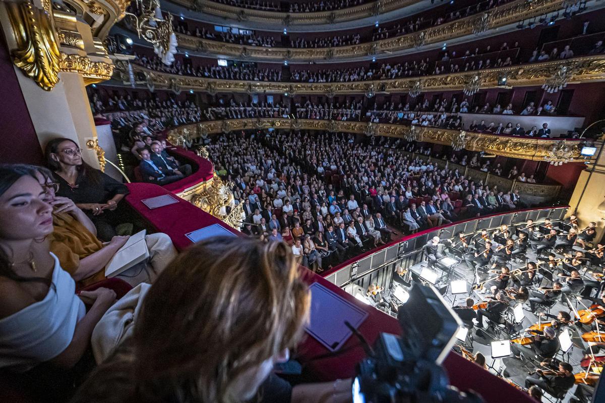 El Gran Teatre del Liceu inaugura la temporada con la ópera Eugene Onegin, de Chaikovski.