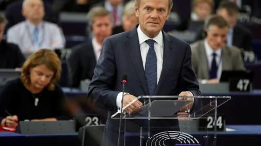 Tusk creu que «de Londres depèn com acabi això».