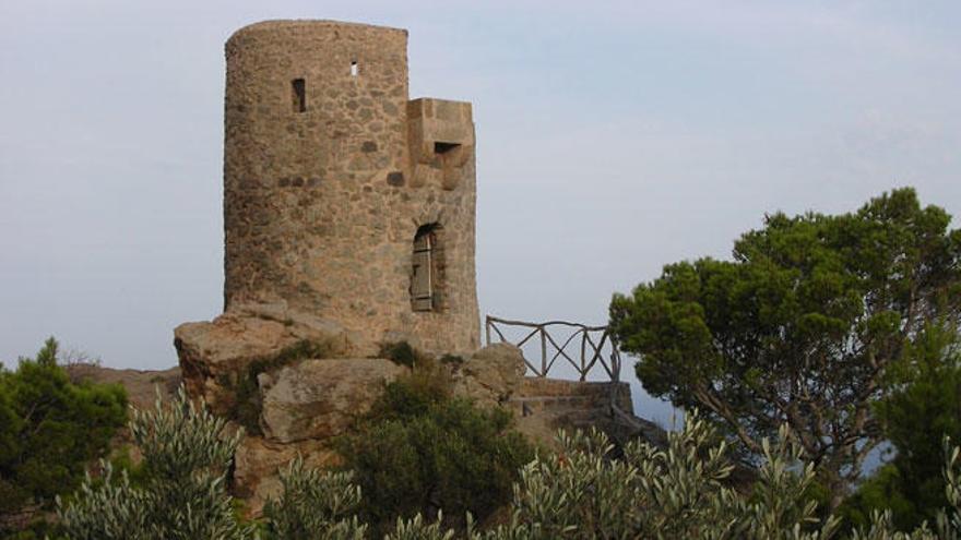 El histórico Cos de Guaita se encargaba de la vigilancia de la isla desde las torres de defensa.