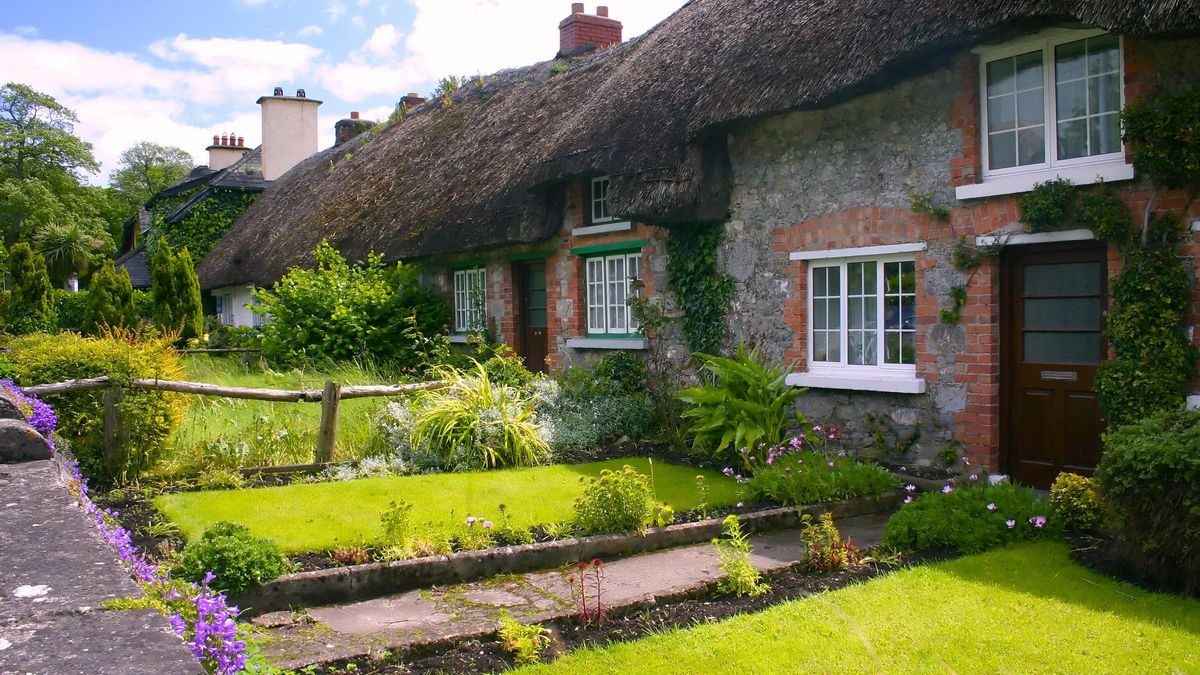 Este precioso pueblo de Irlanda pasa desapercibido para muchos turistas y es el destino otoñal perfecto
