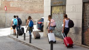 08/08/2018 Fotos de recurso de turistas en Madrid ECONOMIA Ricardo Rubio - Europa Press fevitur dice norma pisos turisticos madrid lleva ilegalizaci