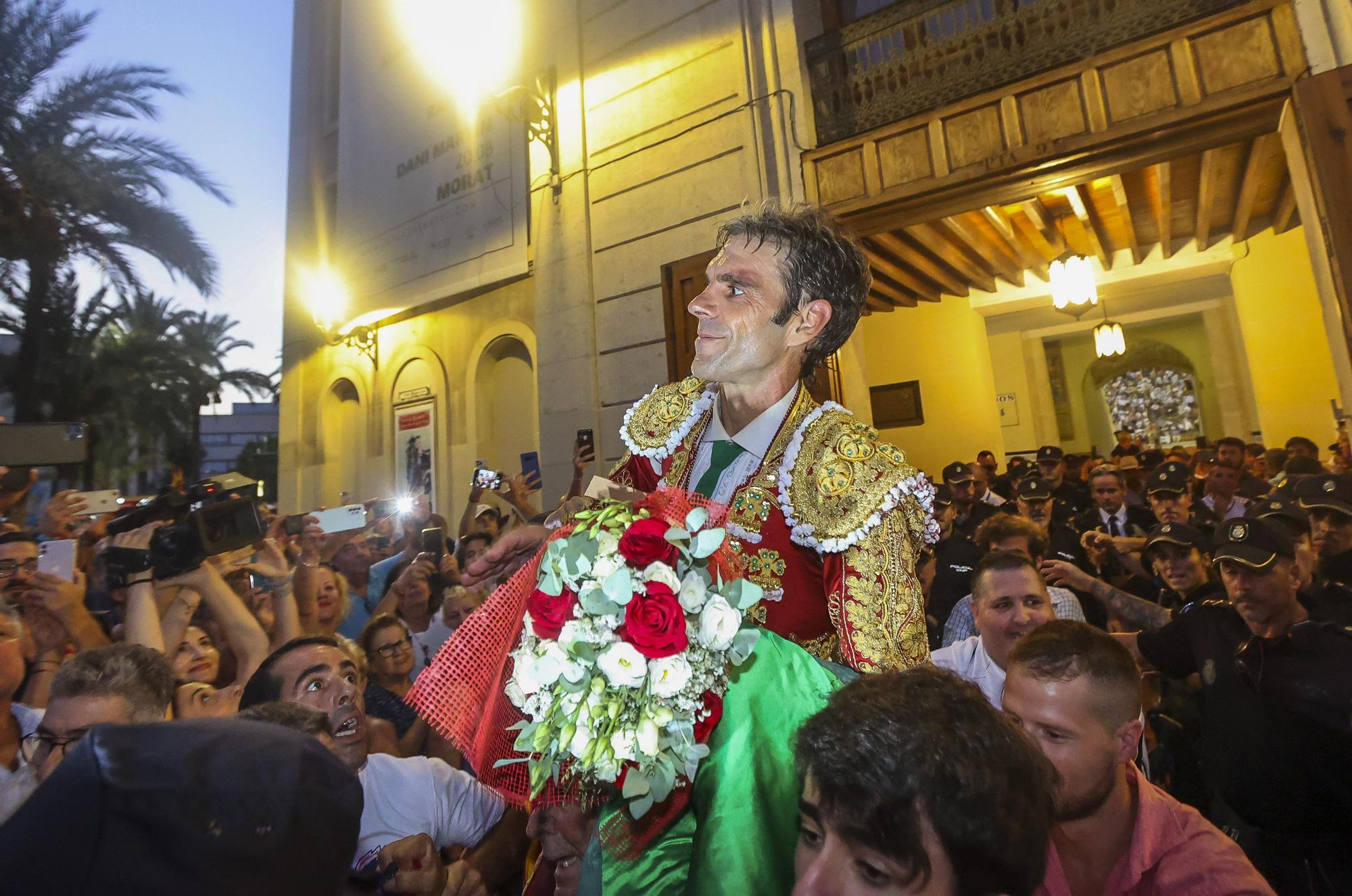 El gran José Tomás revoluciona la plaza de toros de Alicante