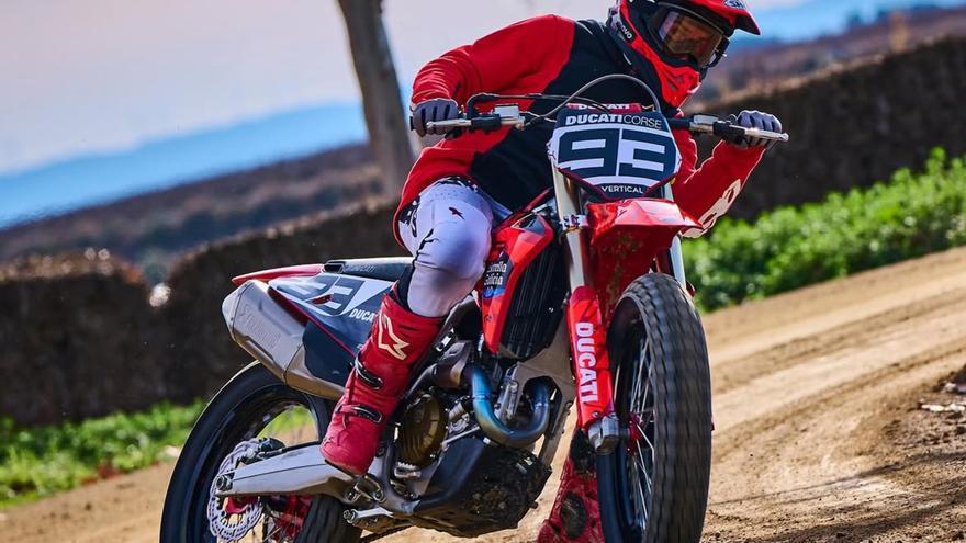 Marc Márquez vuelve a subirse a una moto tras su accidente en Indonesia y acelera su recuperación con Ducati